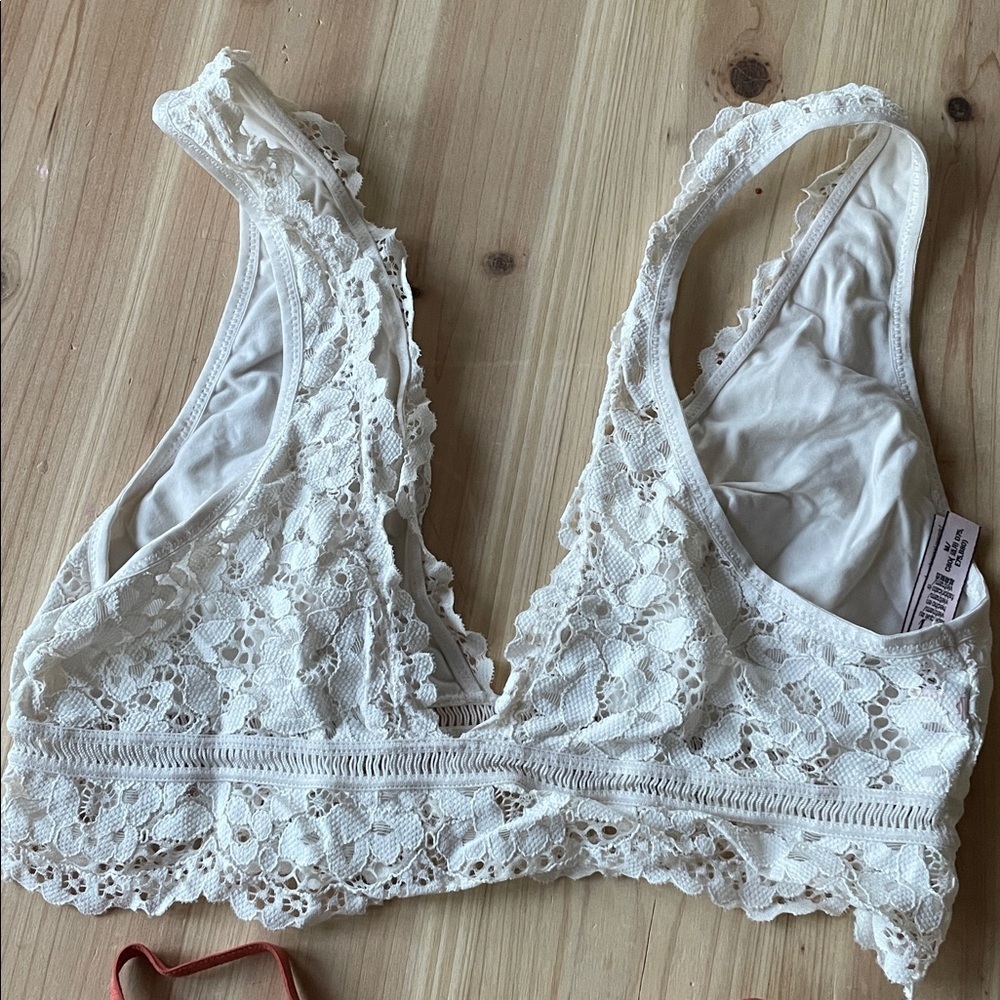 (2) Victoria's Secret Lace Bralette Duo - Picture 4 of 8